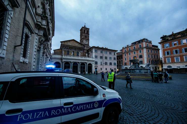 Polizia in servizio nel quartiere Trastevere, Roma (Immagine di repertorio)