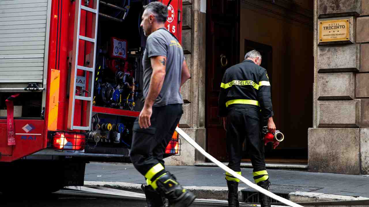 Incendio a Roma: intossicate tre persone