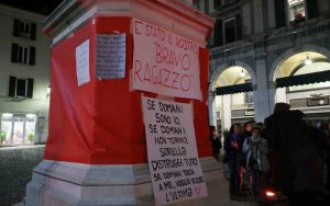 Un momento della manifestazione contro i femminicidi a Brescia, 19 novembre 2023