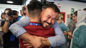 Un momento dell'arrivo all'Aeroporto di Fiumicino con un volo proveniente da Isalamabad dei profughi afghani grazie ai Corridoi umanitari promossi dalla Comunità di Sant'Egidio, d'intesa con i ministeri dell'Interno e degli Esteri, Roma (Immagine di repertorio)