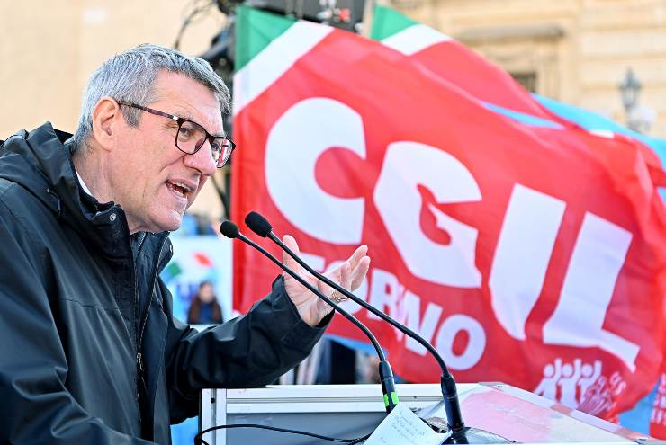Maurizio Landini, segretario generale CGIL, durante il corteo di CGIL e UIL in occasione dello sciopero generale, Torino, 24 novembre 2023