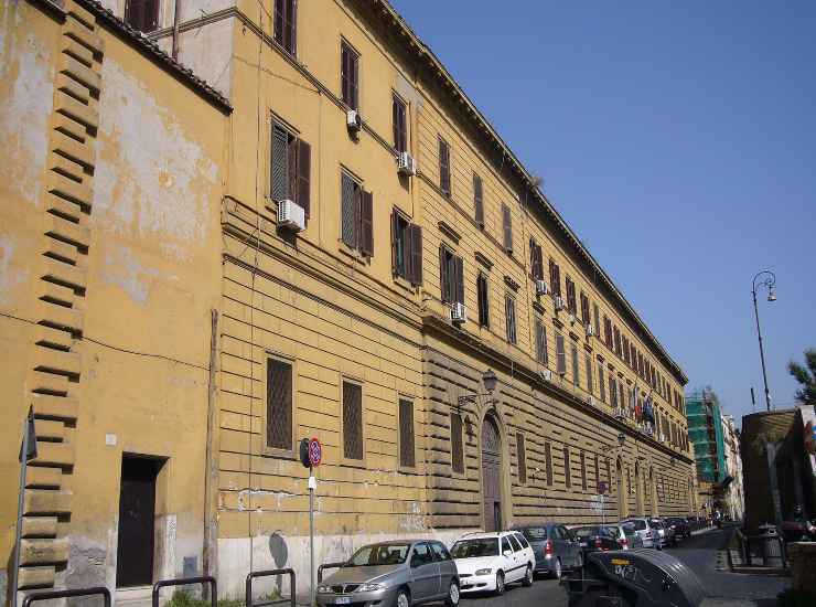 Facciata del carcere di Regina Coeli su via della Lungara, Roma (Crediti: Foto di Lalupa da Wikimedia Commons)