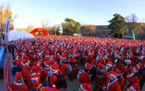 Un momento della Babbo Running (Crediti: Foto dal profilo Facebook di Babbo Running)