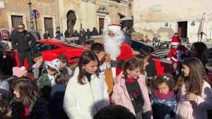 L'evento benefico di Ferrari club Passione Rossa all'Ospedale Isola Gemelli