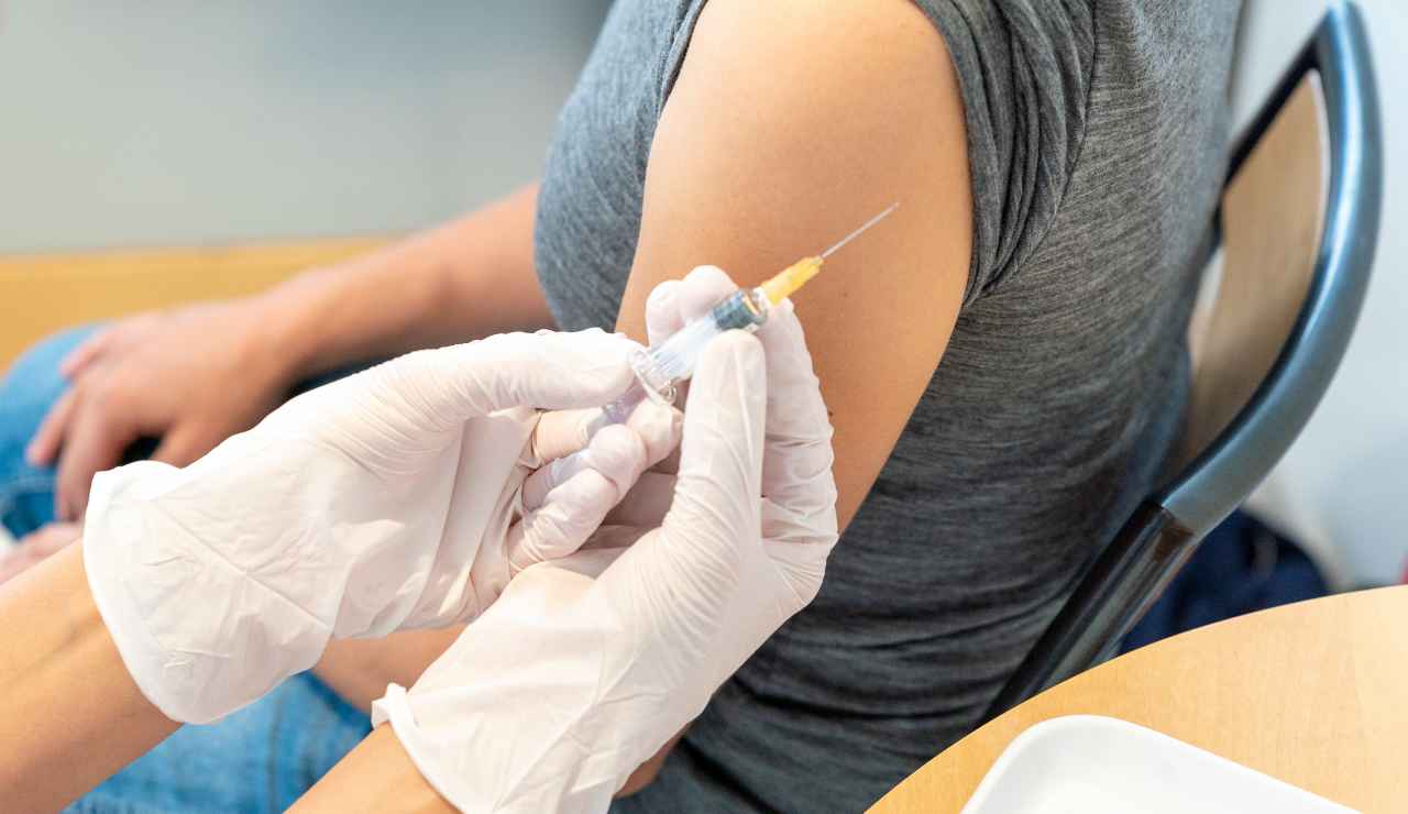 Appello dell'Ordine Medici Roma sull'importanza del vaccino anti-Covid e antinfluenzale prima di Natale