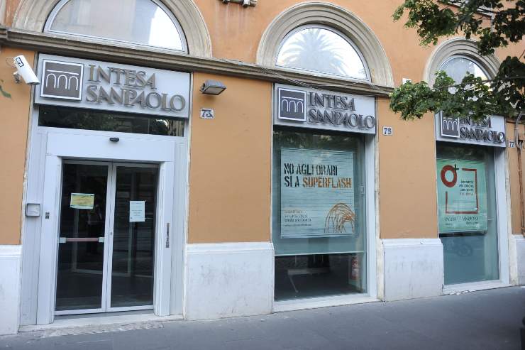 Una filiale del gruppo Intesa San Paolo con sede a Roma (Immagine di repertorio)