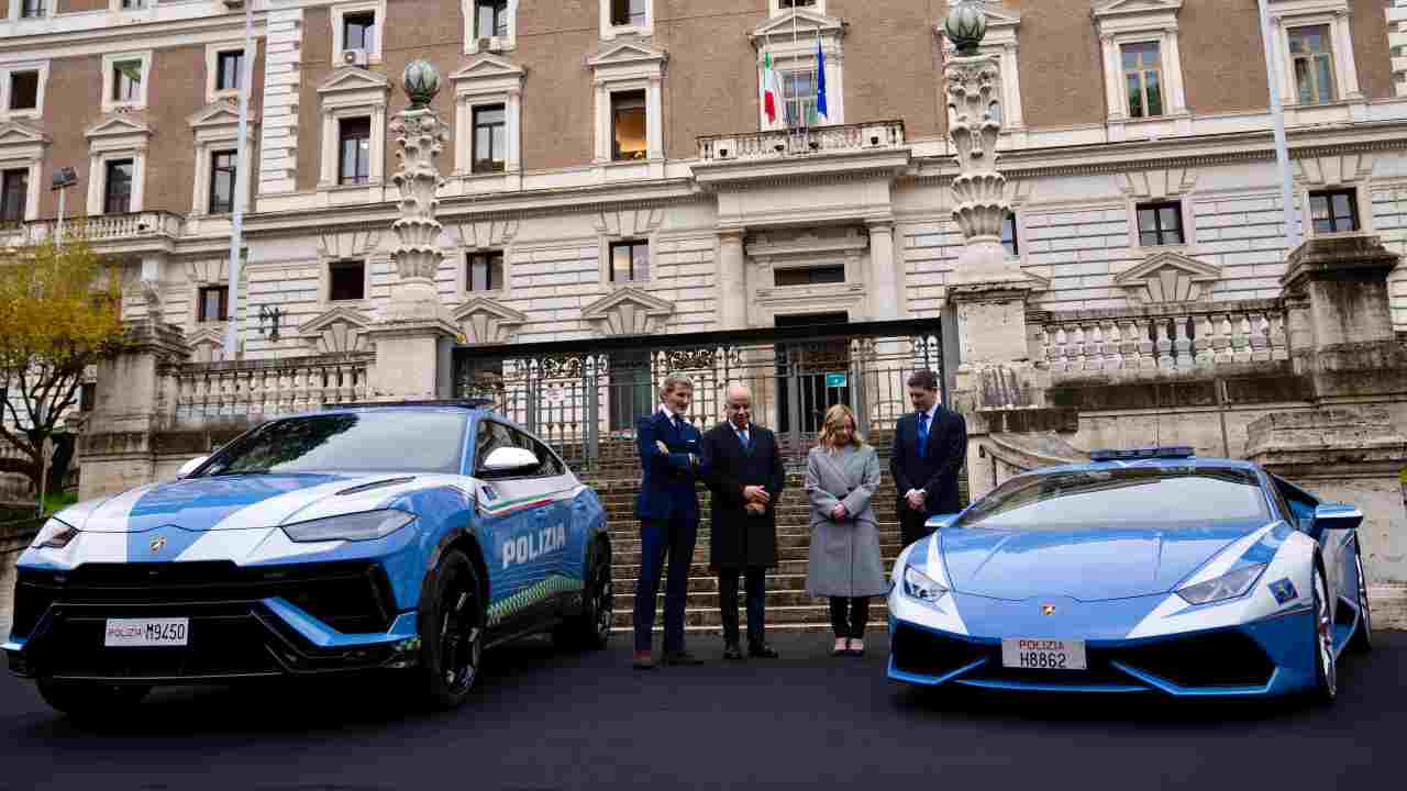 Lamborghini dona alla Polizia di Stato un Super Suv Urus
