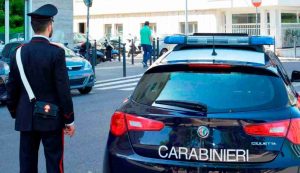 Due persone denunciate perché trovate in possesso di arnesi per lo scasso e targhe di veicoli rubati