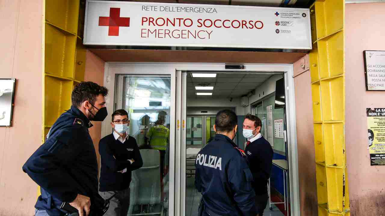 Aggressione in Pronto Soccorso, feriti 7 sanitari