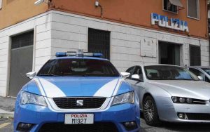 Minaccia di uccidere una donna e di rapire il figlio per recuperare la droga sequestrata dalla polizia: arrestato per estorsione