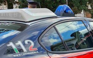 I Carabinieri hanno arrestato un 31enne accusato di sequestro di persona, lesioni personali aggravate, riduzione in schiavitù e sfruttamento della prostituzione