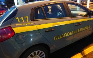 Auto della Guardia di Finanza (Immagine di repertorio)