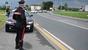 Scontro nella notte tra due auto: 4 ragazzi feriti