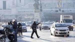 Controlli durante una domenica ecologica a Roma (Immagine di repertorio)