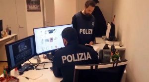 Stalking e minacce alla ex collega di lavoro: arrestato