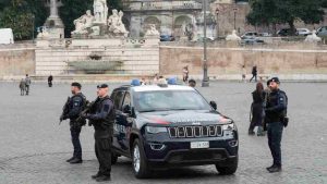 Le Aliquote di Primo Intervento (A.P.I.) e le Squadre Operative di Supporto (S.O.S.) nel centro di Roma, unità specializzate costituite dopo gli attentati del 2015 in Francia, per accrescere la capacità antiterrorismo dei Carabinieri