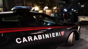 Violenza domestica a Roma: arrestato uomo per maltrattamenti e sequestro di persona