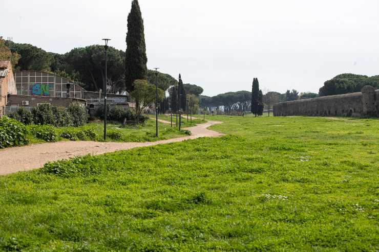 Roma, ragazzo trovato impiccato in un parco: si ipotizza un suicidio