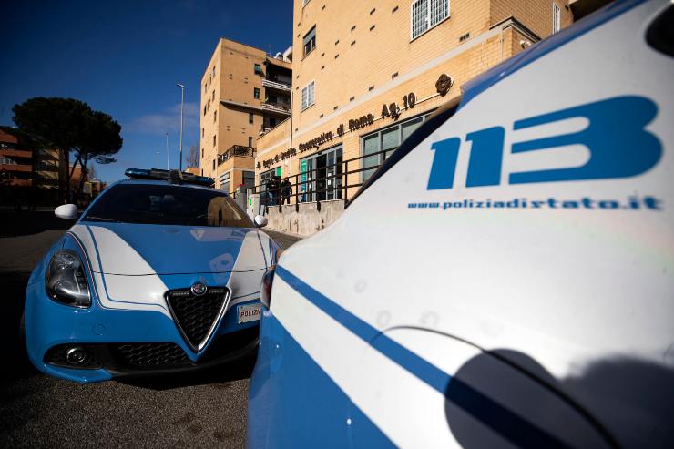 Roma: sorpresi due uomini dagli agenti della Squadra Mobile mentre tentavano di forzare la porta di un'abitazione, arrestati per tentato furto aggravato