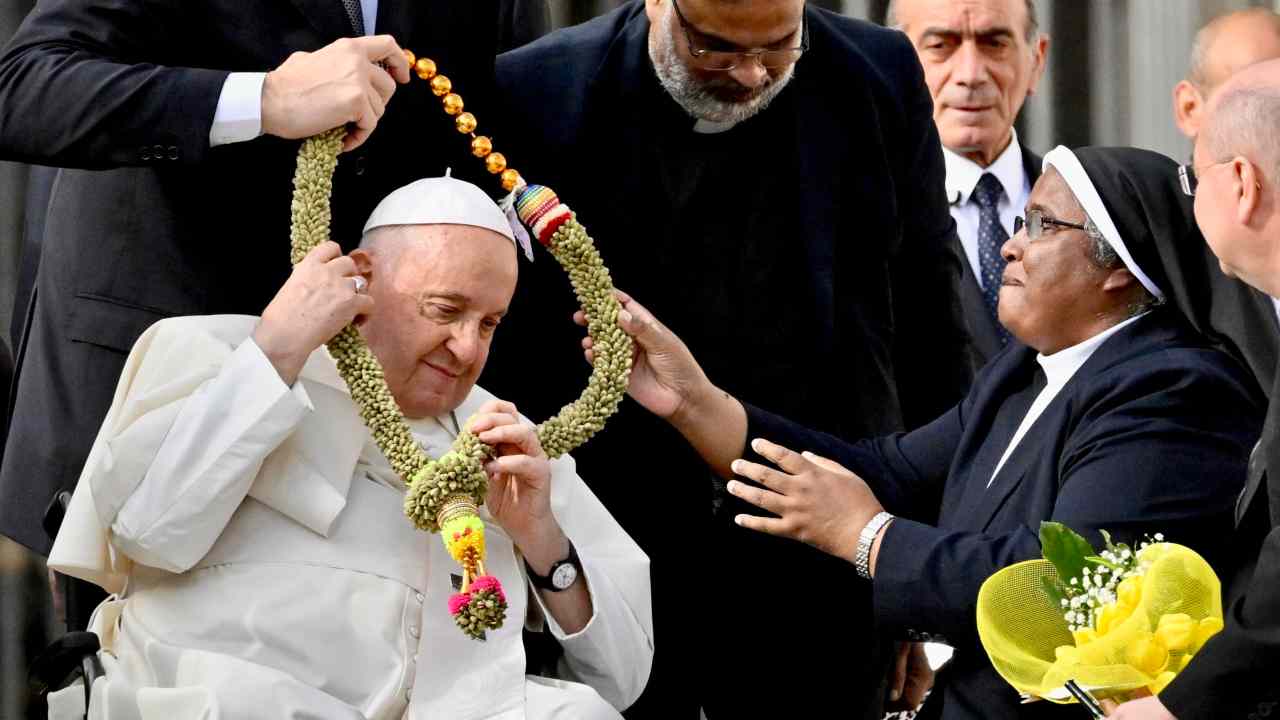 Suore e preti da sessanta Paesi a messa col Papa per il Giubileo