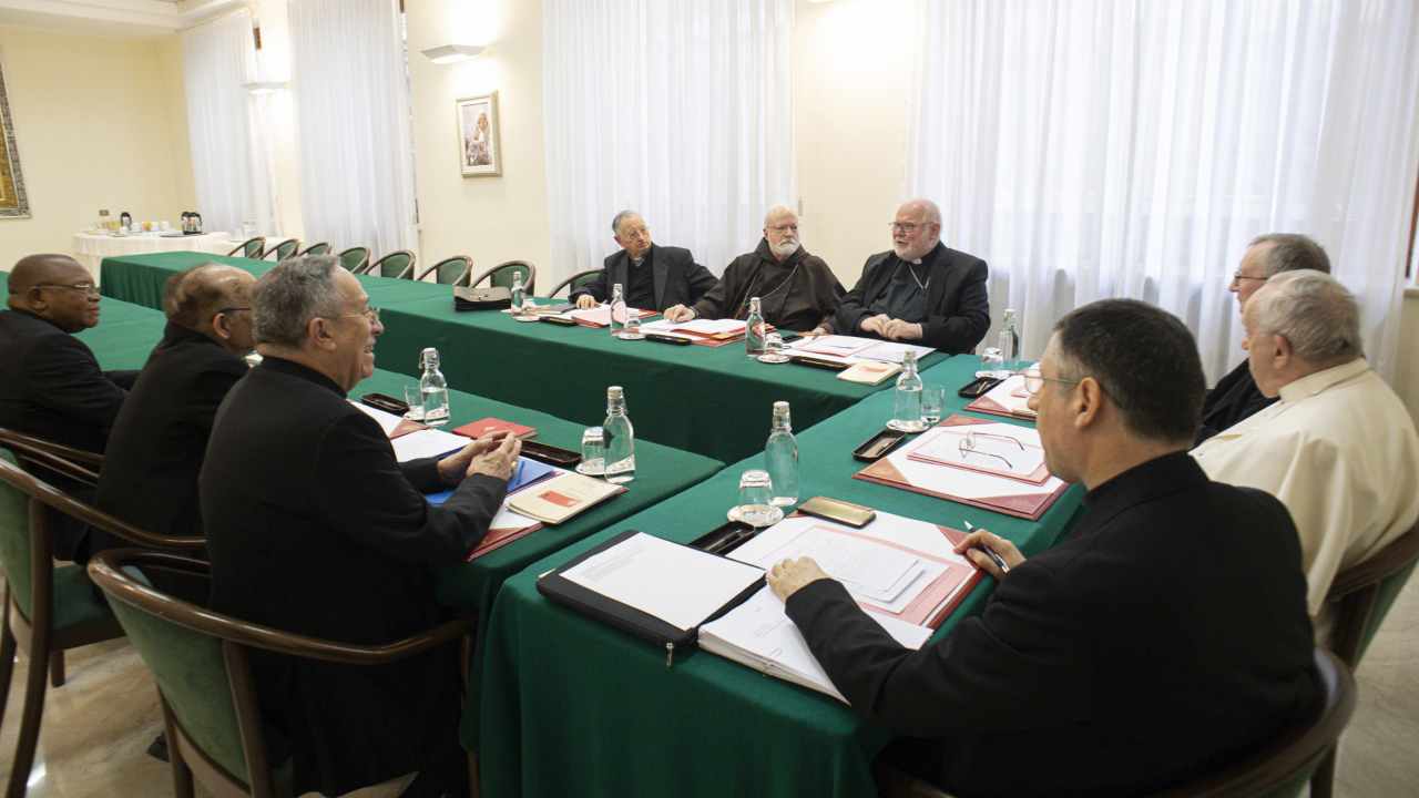 Consiglio dei Cardinali con il Papa